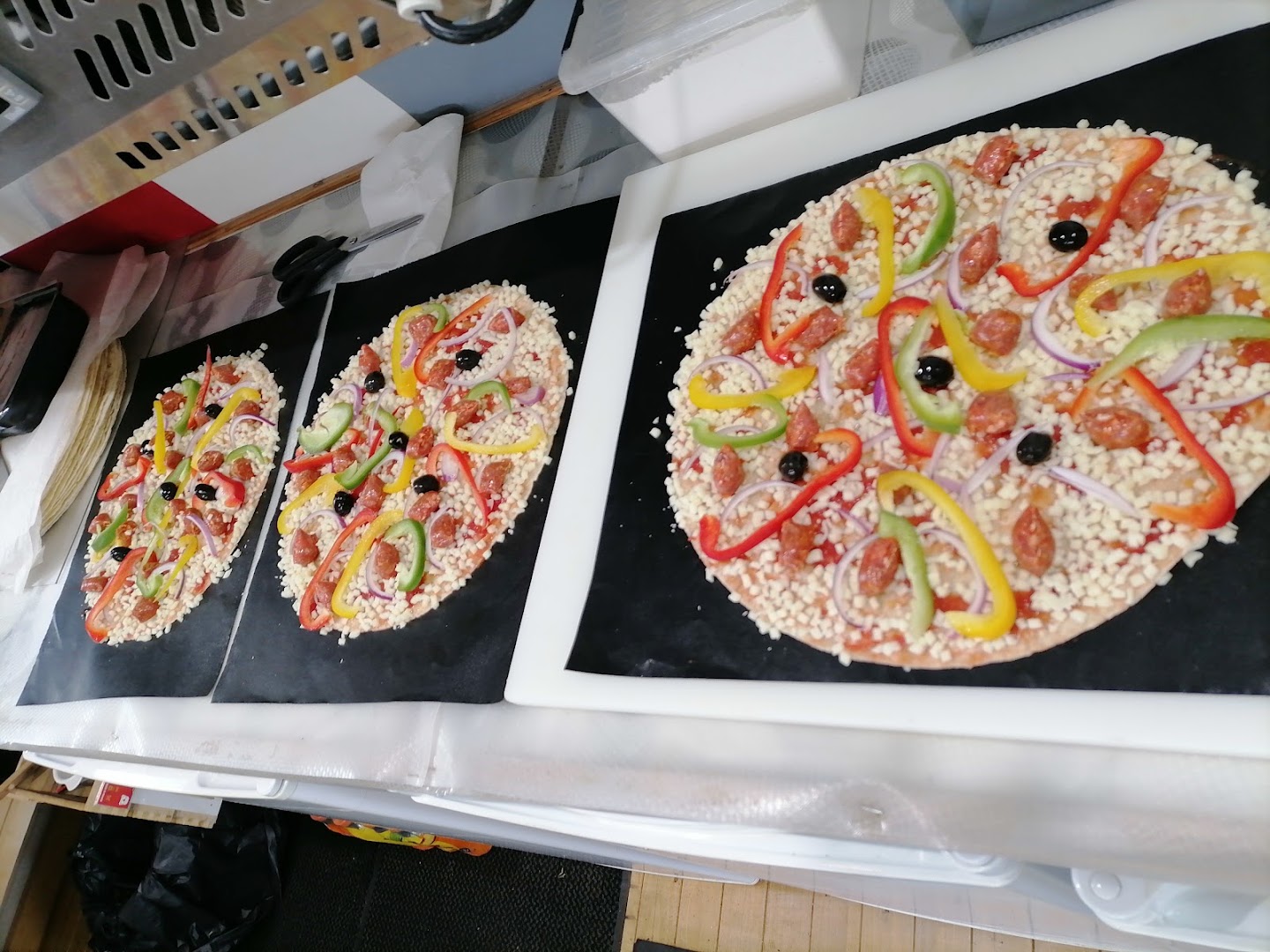 Pizzeria, Burgers, Frites, BBQ,Lasagnes, Boissons, Restaurant, A emporter, Pierre et Laëtitia Parks Finistère · Photos 1