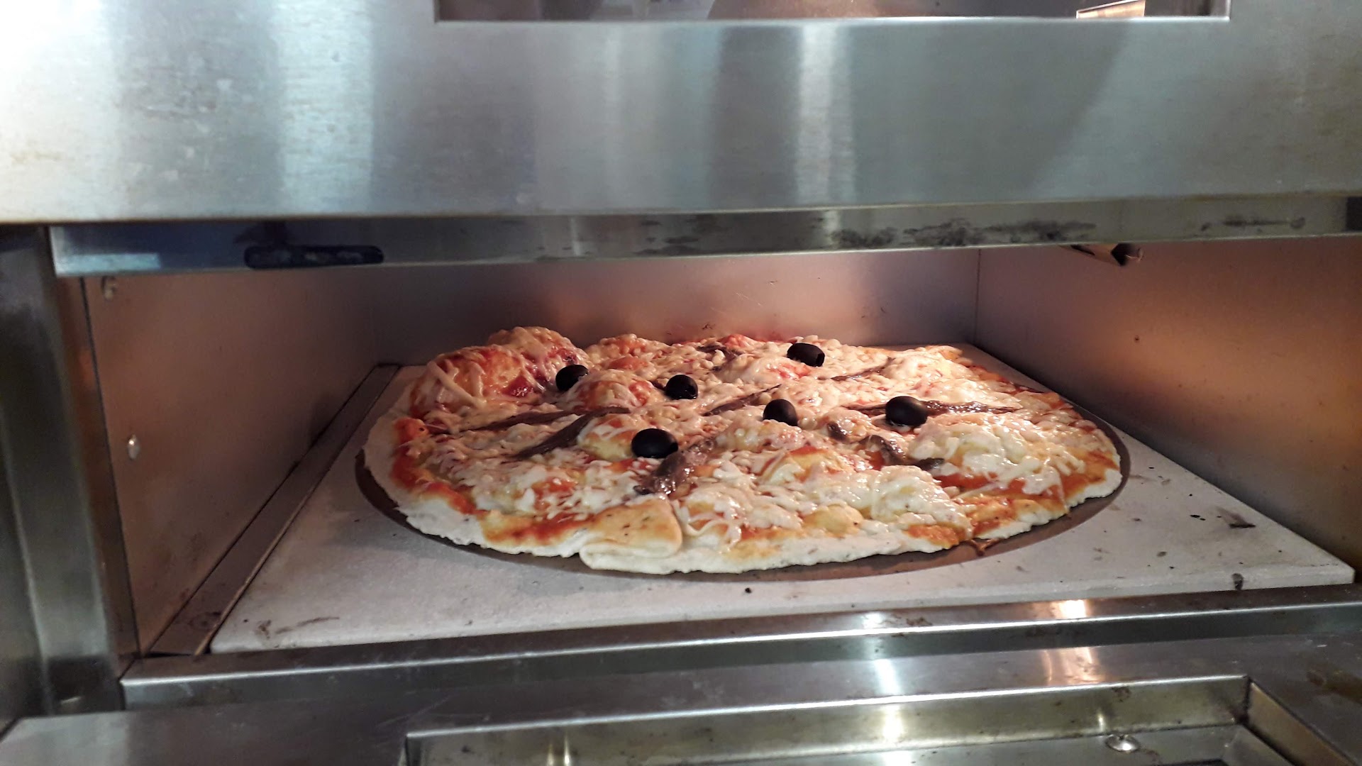 Pizzeria, Burgers, Frites, BBQ,Lasagnes, Boissons, Restaurant, A emporter, Pierre et Laëtitia Parks Finistère · Photos 7