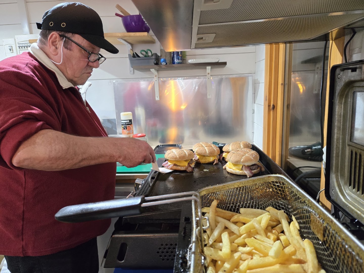 Pizzeria, Burgers, Frites, BBQ,Lasagnes, Boissons, Restaurant, A emporter, Pierre et Laëtitia Parks Finistère · Photos 3